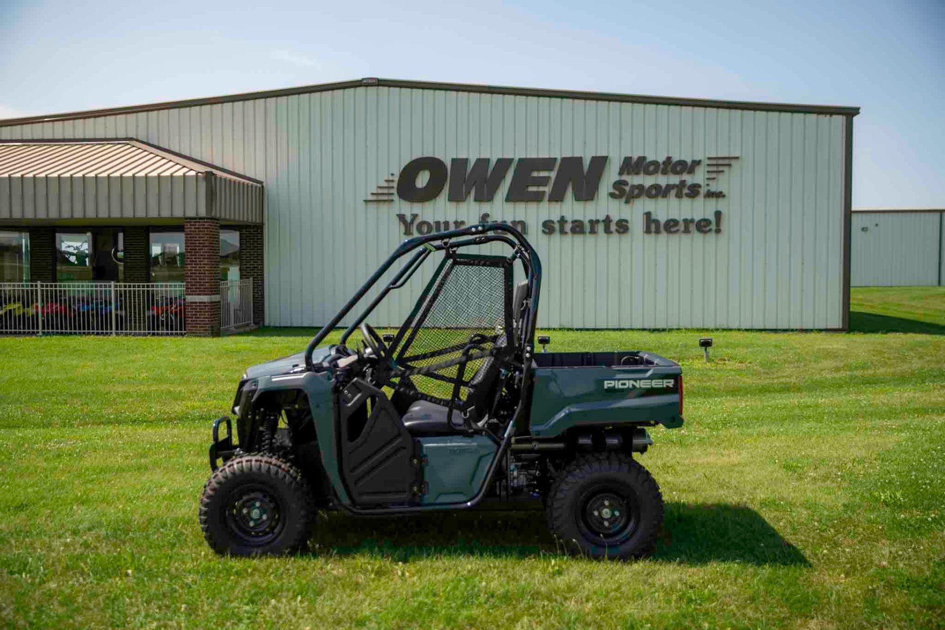 2025 Honda Pioneer 520 in Charleston, Illinois - Photo 5