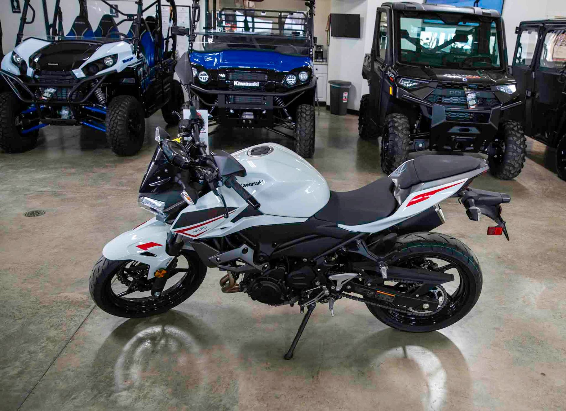 2023 Kawasaki Z400 ABS in Effingham, Illinois - Photo 5