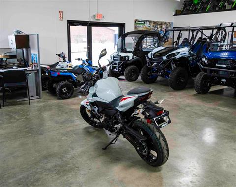 2023 Kawasaki Z400 ABS in Effingham, Illinois - Photo 6