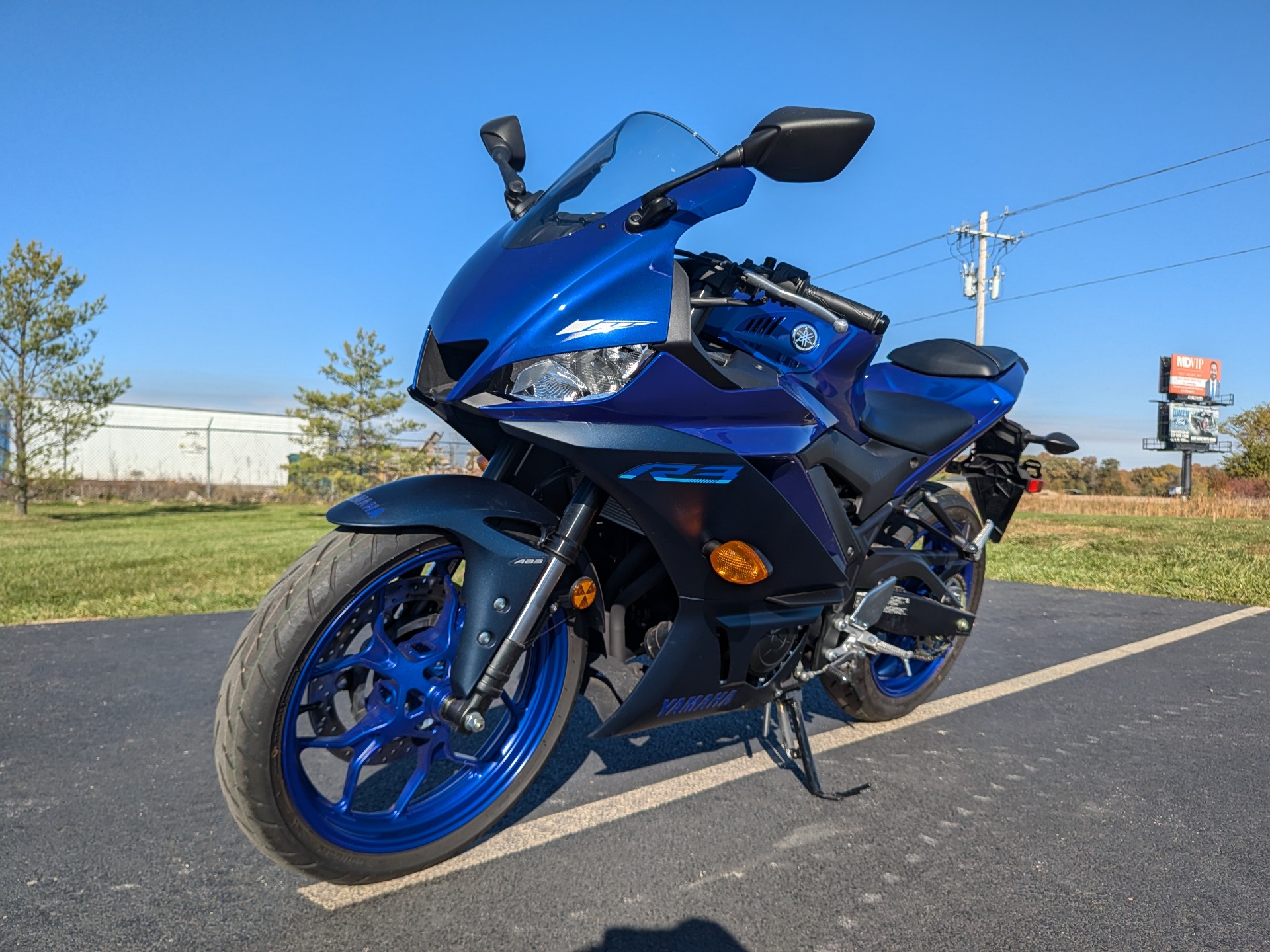 2023 Yamaha YZF-R3 ABS in Effingham, Illinois - Photo 3