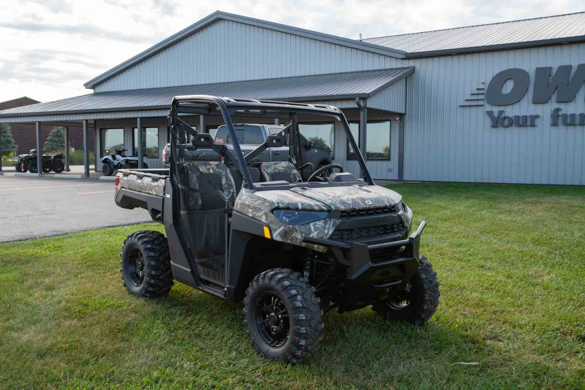 2025 Polaris Ranger XP 1000 Premium in Effingham, Illinois - Photo 2