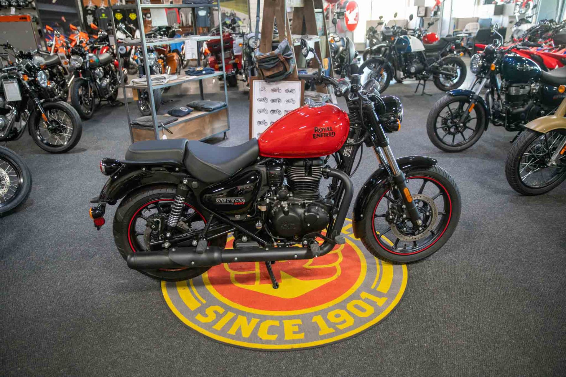 2023 Royal Enfield Meteor 350 in Charleston, Illinois - Photo 1