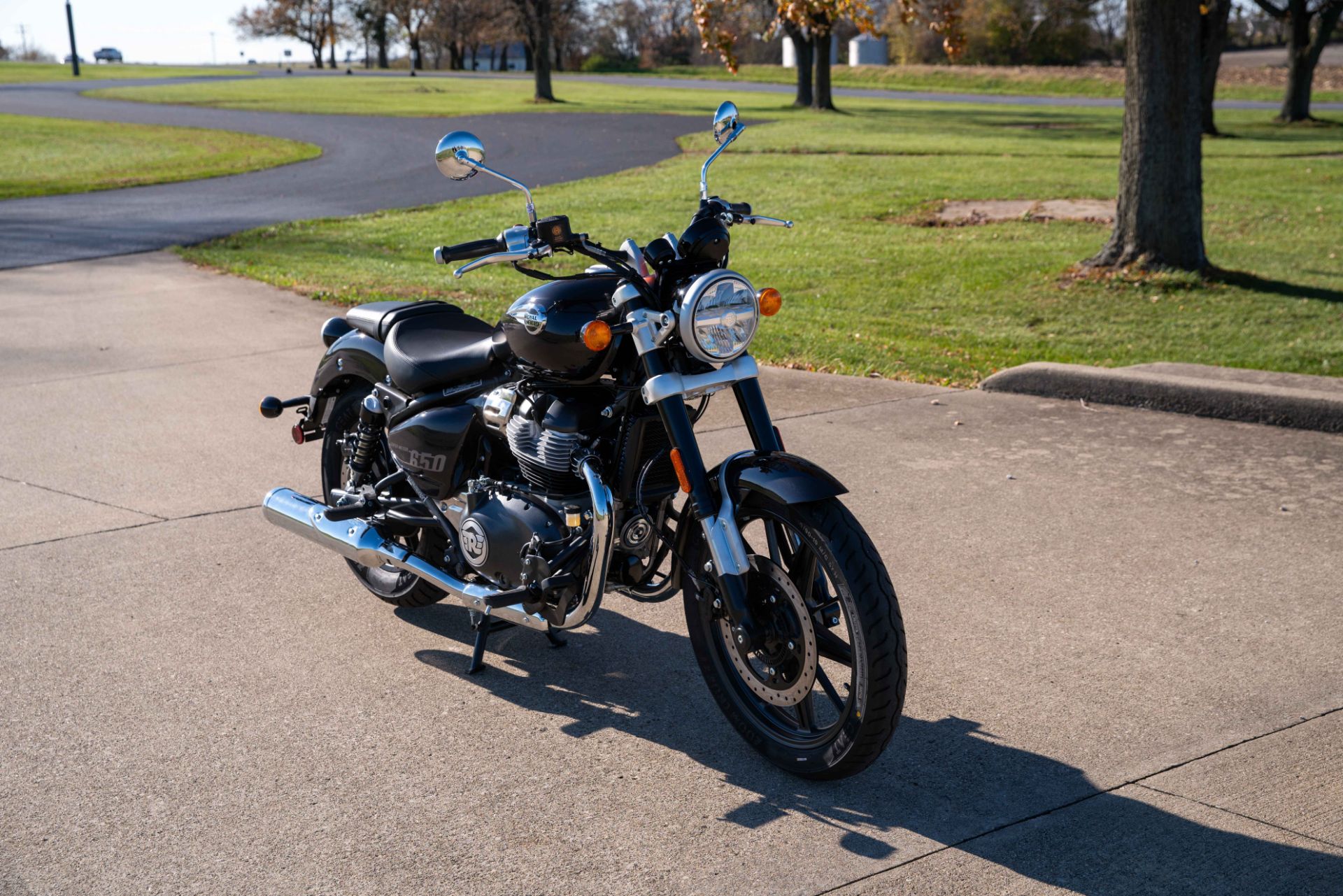 2024 Royal Enfield Super Meteor 650 in Charleston, Illinois - Photo 2