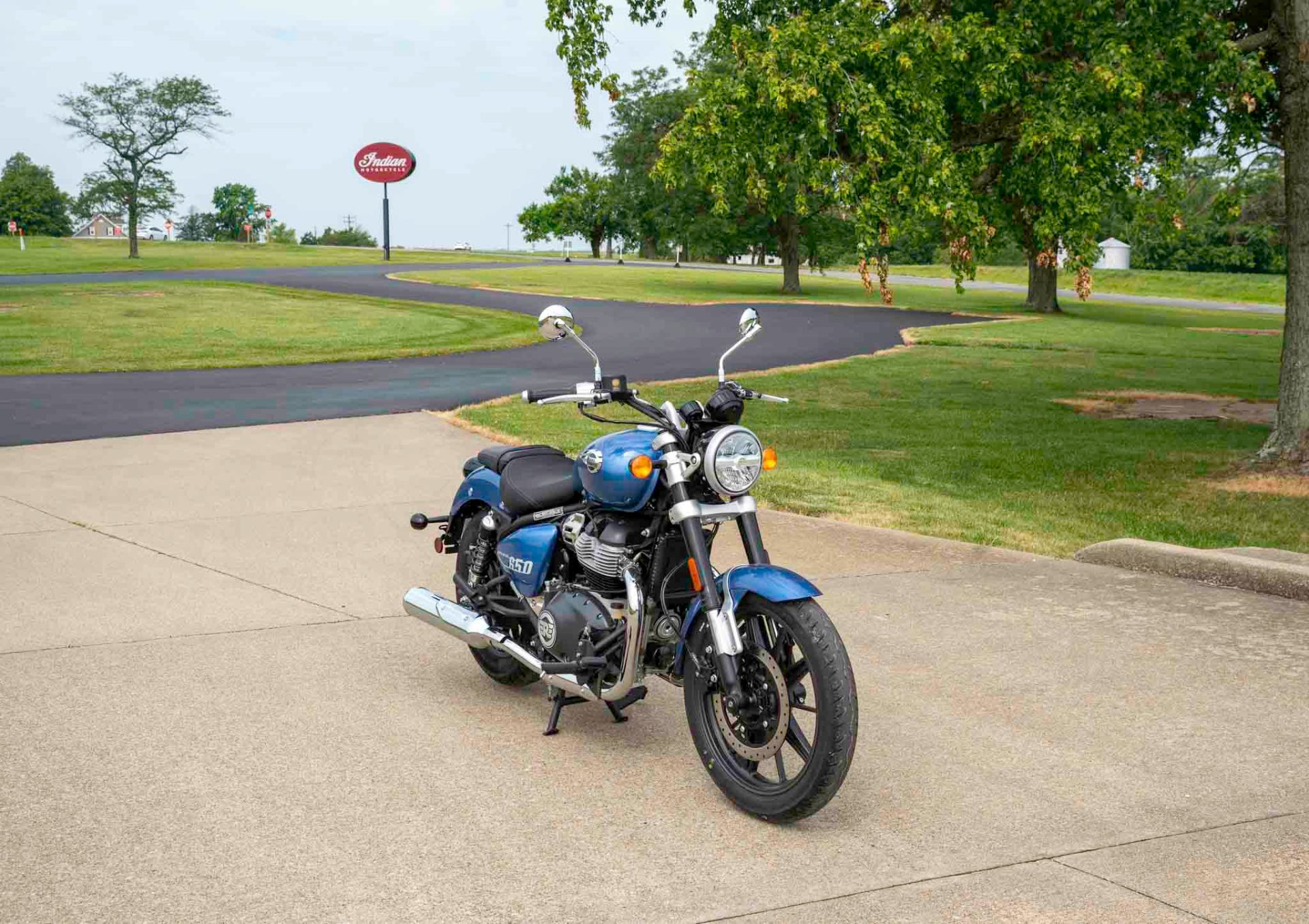 2024 Royal Enfield Super Meteor 650 in Charleston, Illinois - Photo 2