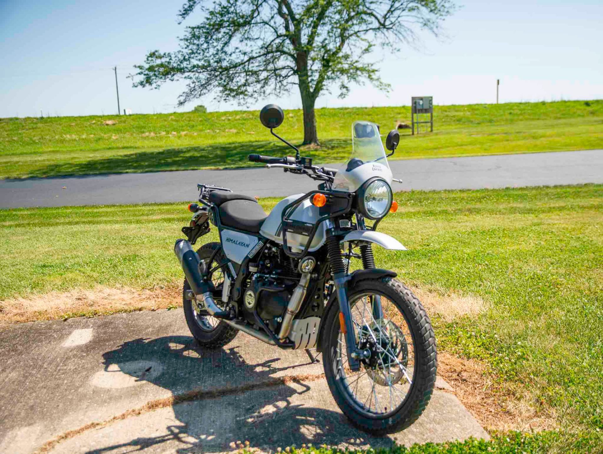 2023 Royal Enfield Himalayan in Charleston, Illinois - Photo 2