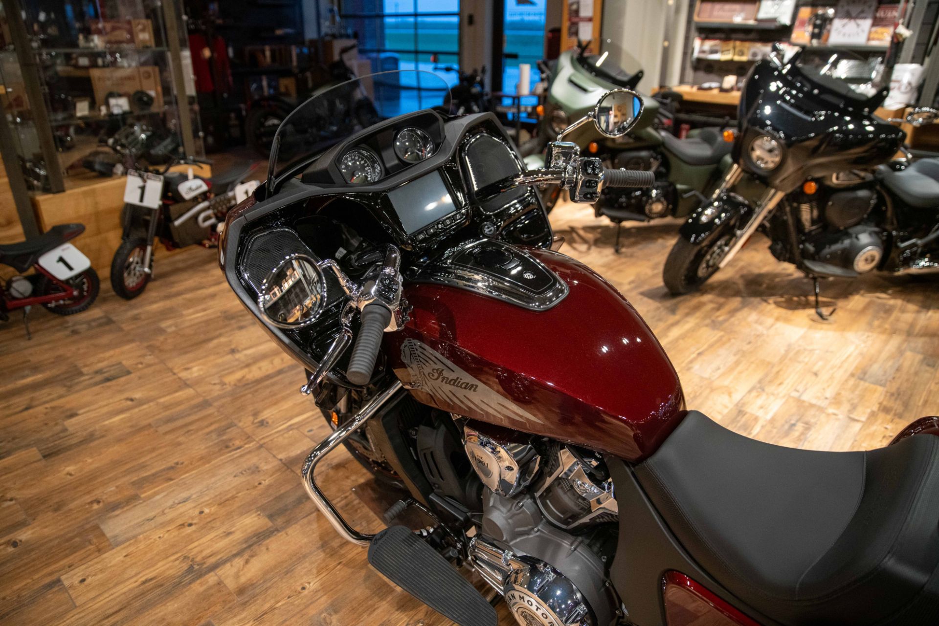 2023 Indian Motorcycle Challenger® Limited in Charleston, Illinois - Photo 18
