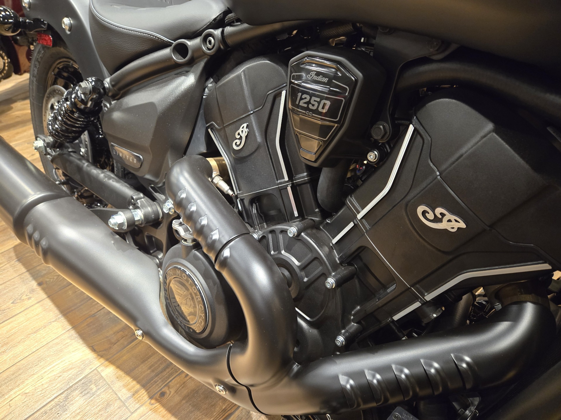 2025 Indian Motorcycle Scout® Bobber Limited in Charleston, Illinois - Photo 10