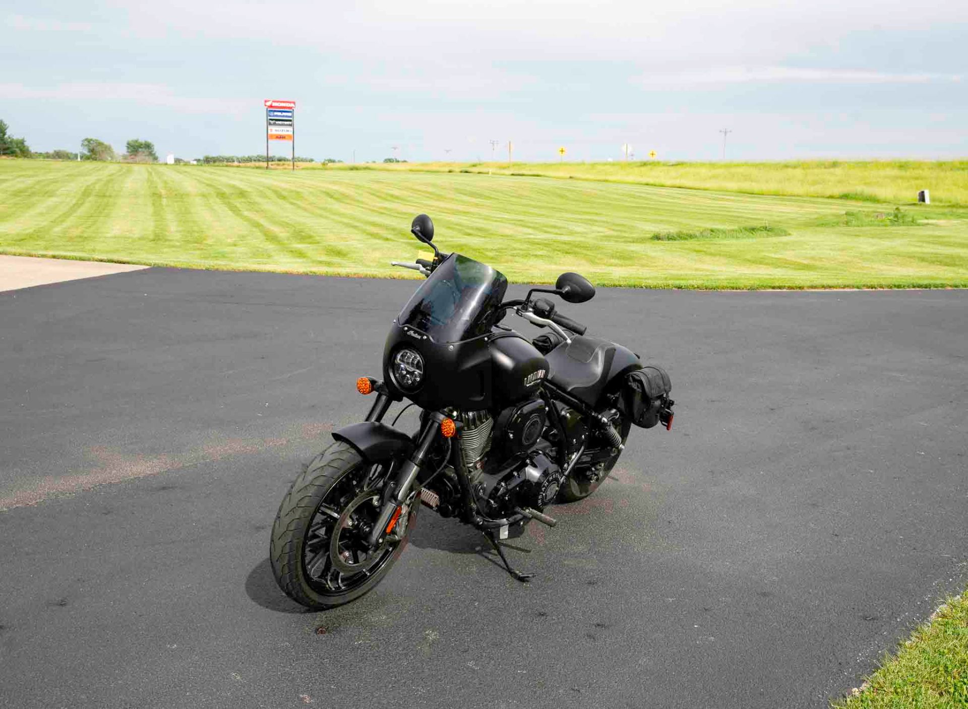 2023 Indian Motorcycle Sport Chief Dark Horse® in Charleston, Illinois - Photo 4