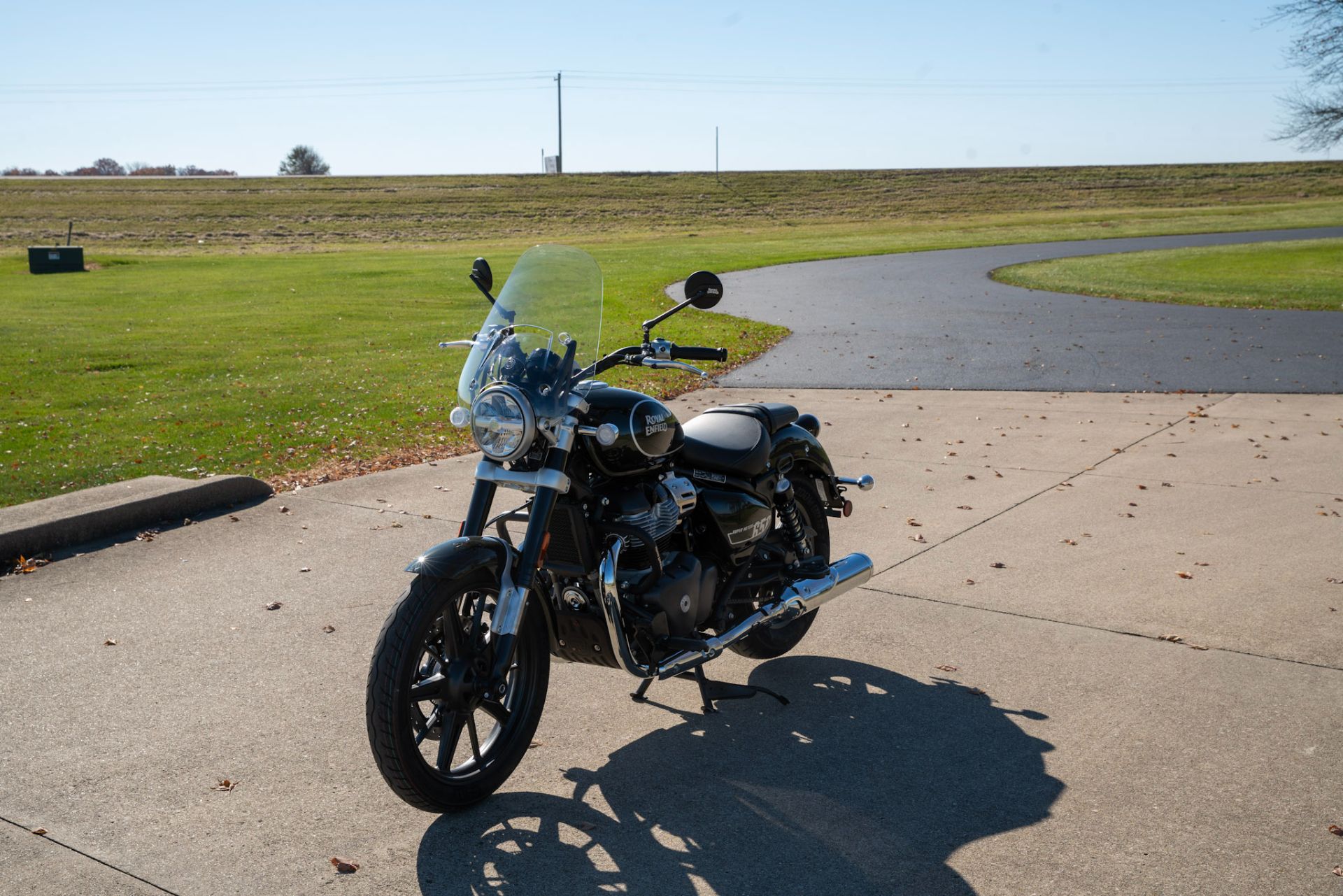 2024 Royal Enfield Super Meteor 650 in Charleston, Illinois - Photo 4