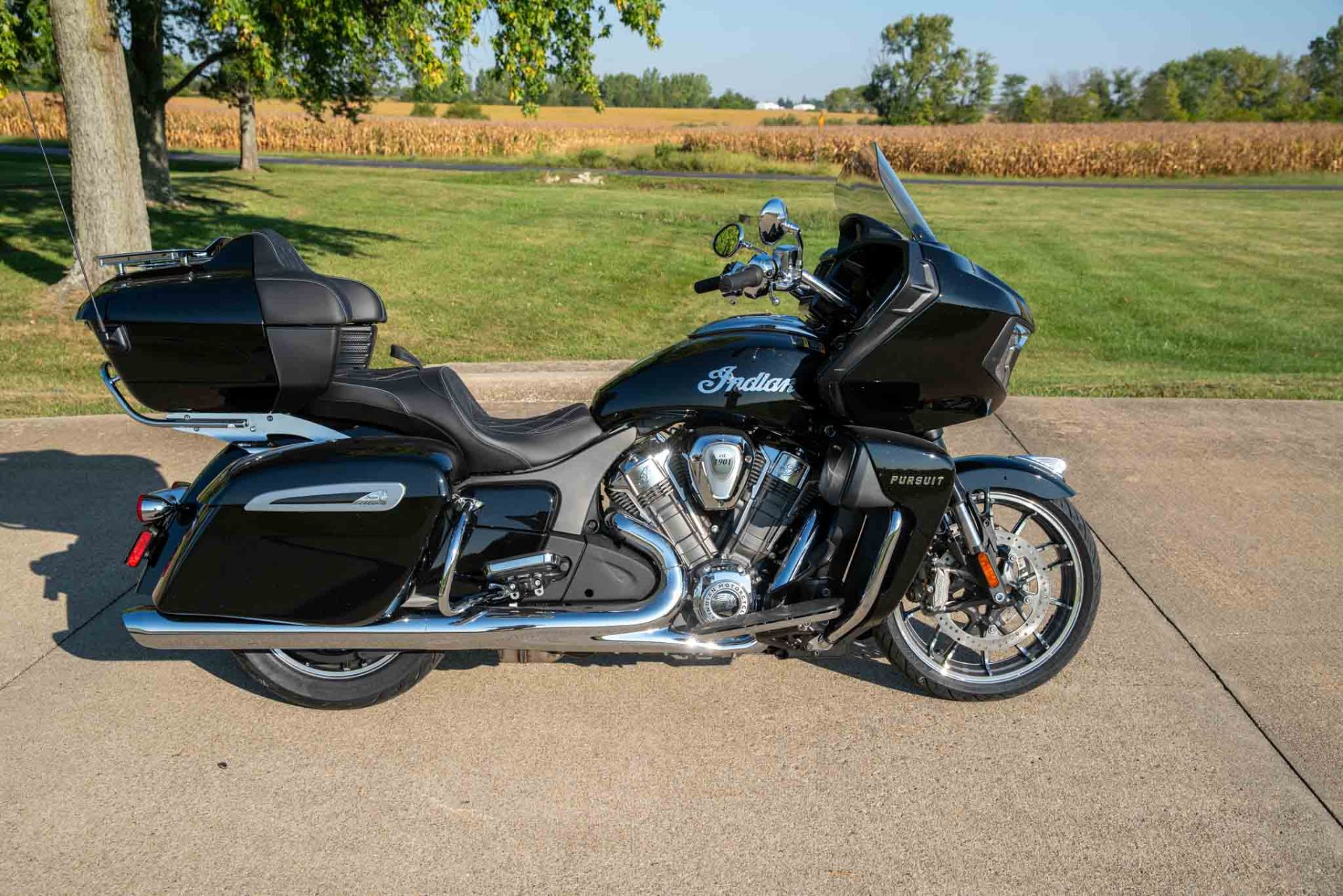 2023 Indian Motorcycle Pursuit® Limited with Premium Package in Charleston, Illinois - Photo 1