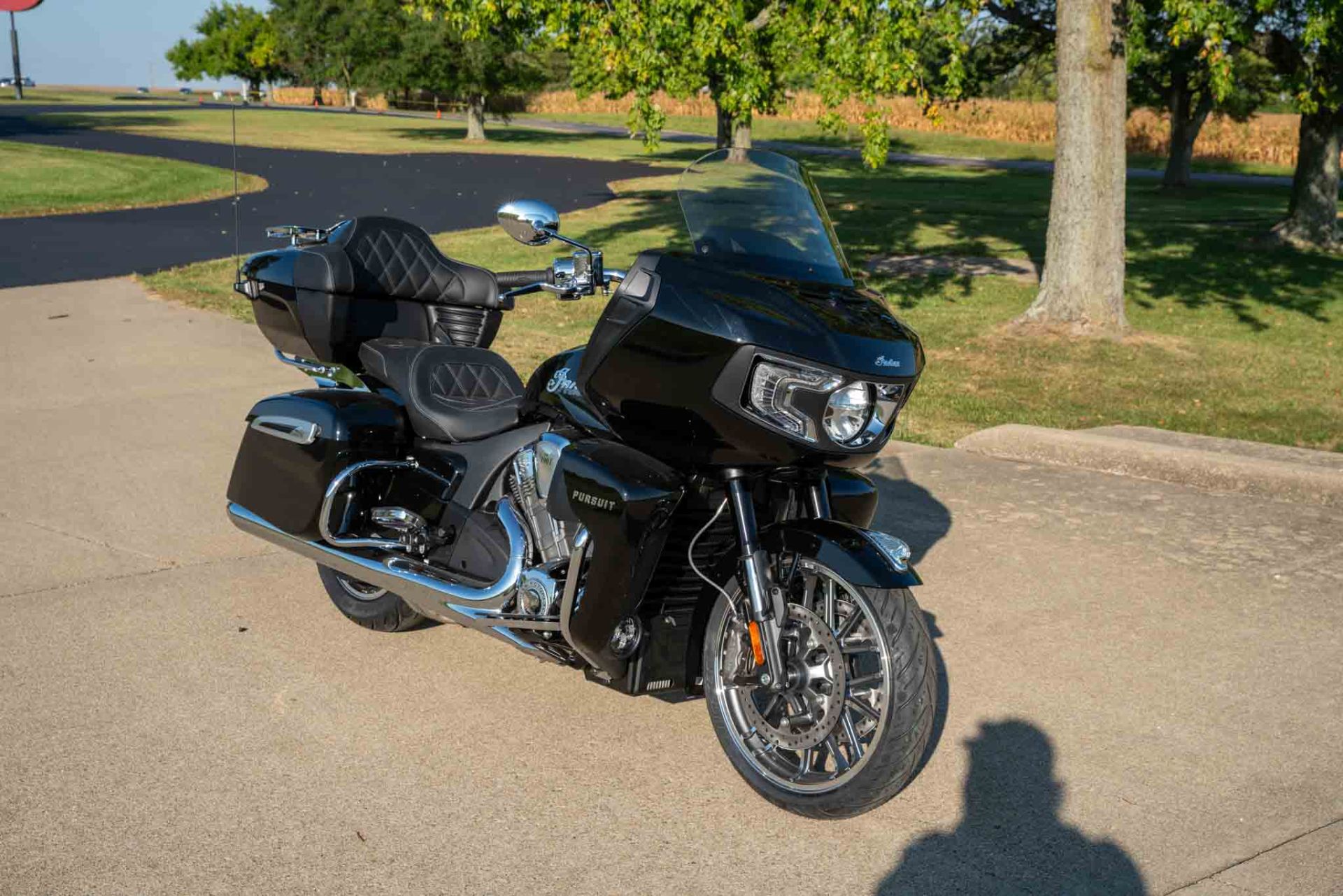 2023 Indian Motorcycle Pursuit® Limited with Premium Package in Charleston, Illinois - Photo 2