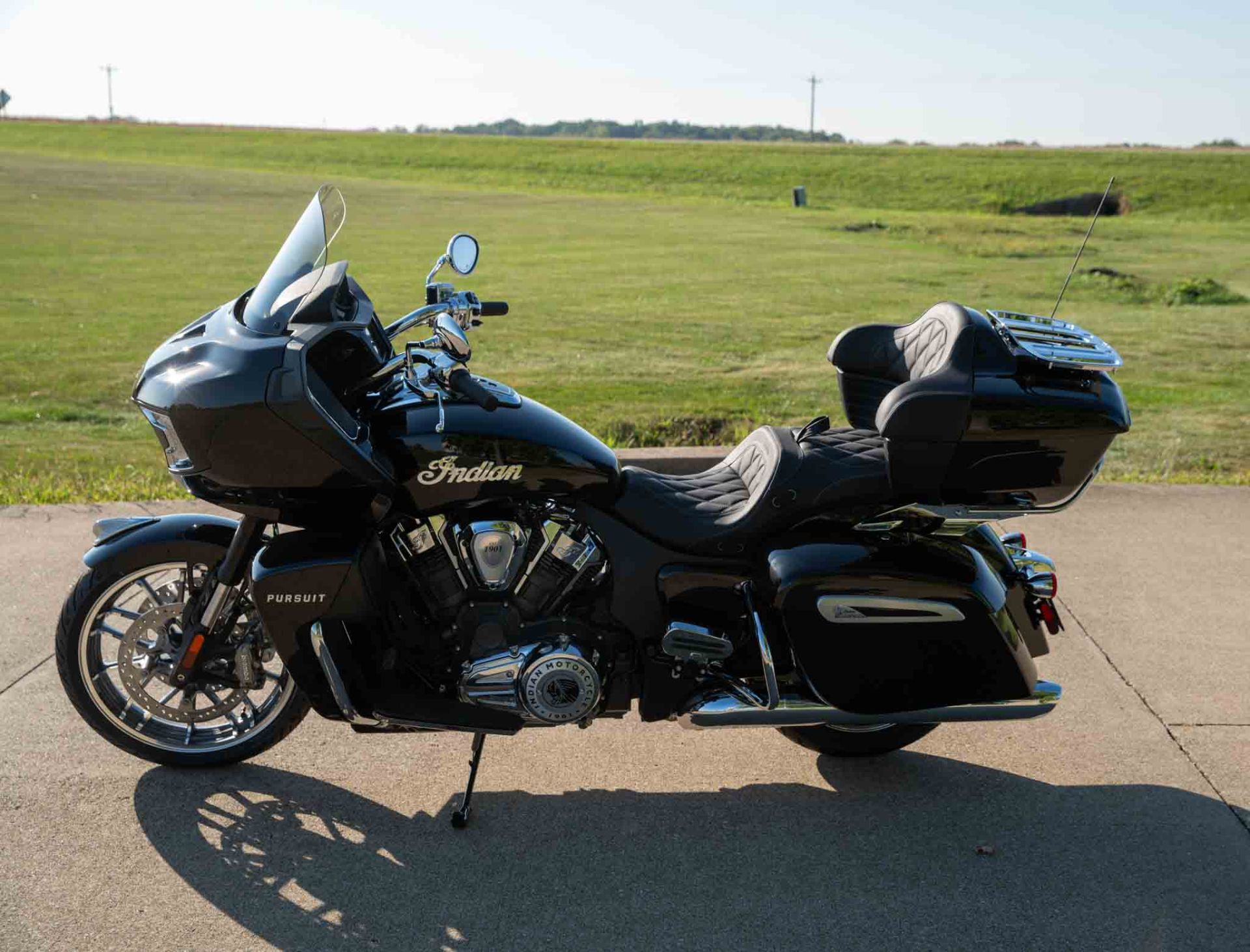 2023 Indian Motorcycle Pursuit® Limited with Premium Package in Charleston, Illinois - Photo 5