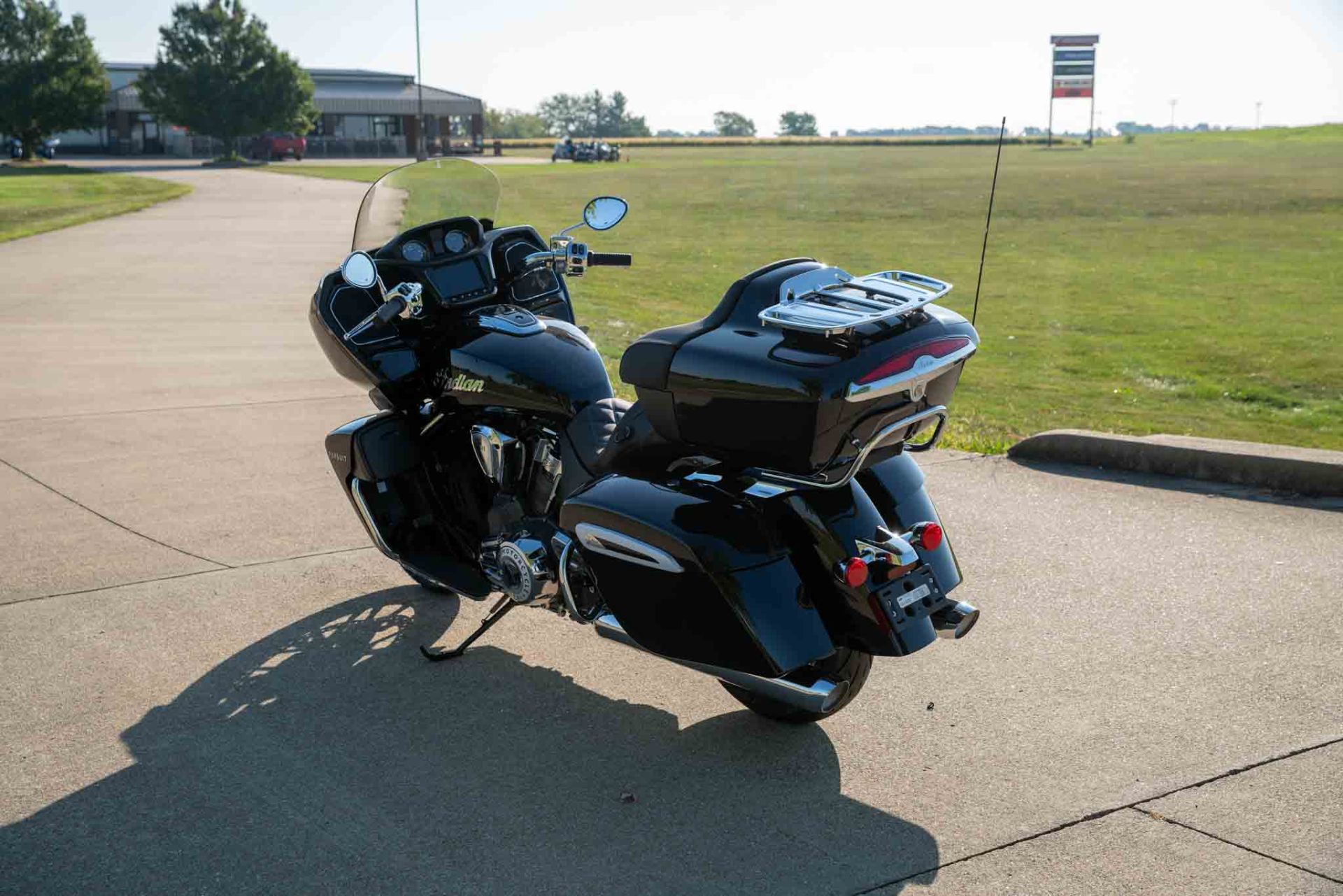 2023 Indian Motorcycle Pursuit® Limited with Premium Package in Charleston, Illinois - Photo 6