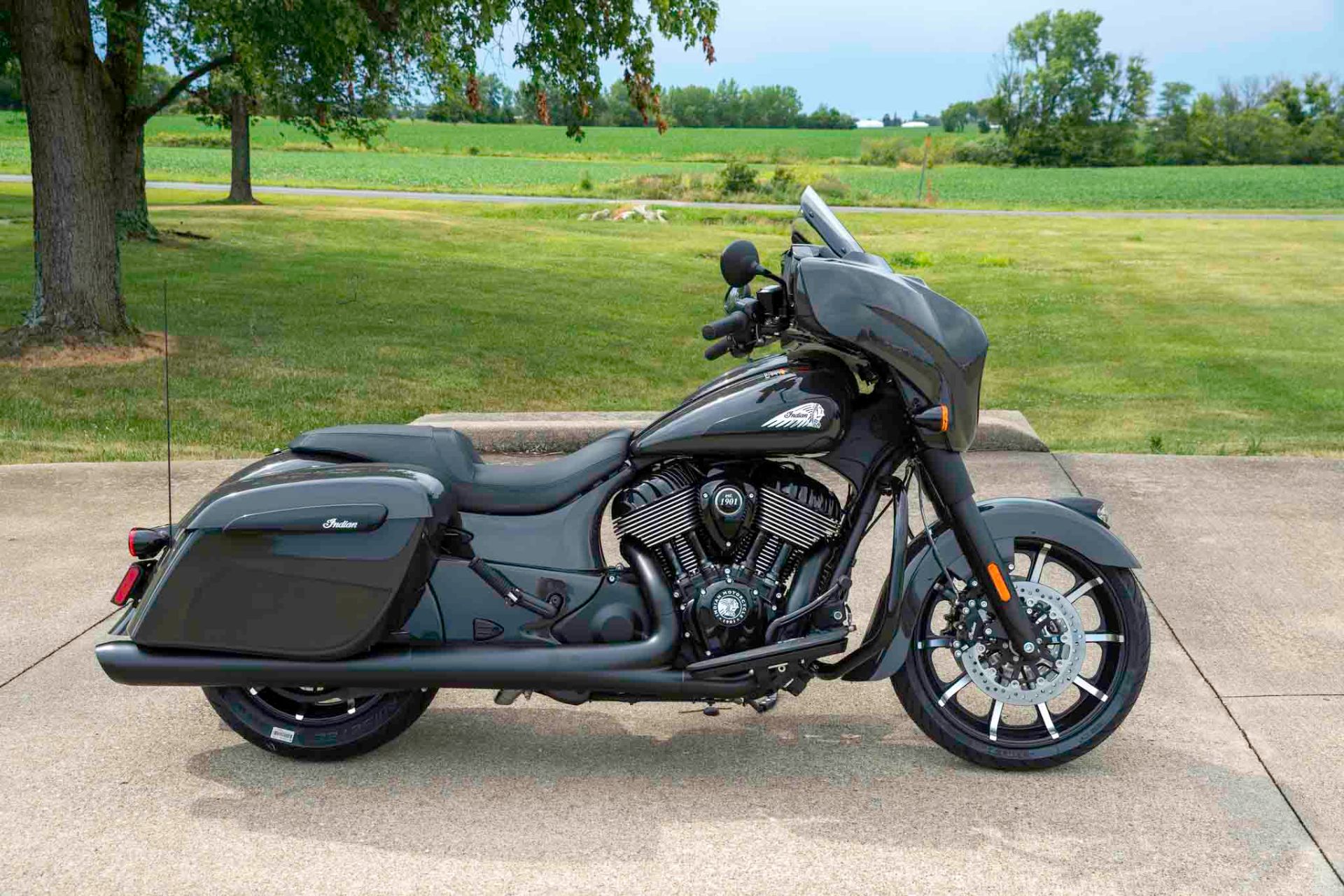 2024 Indian Motorcycle Chieftain® Dark Horse® in Charleston, Illinois - Photo 1