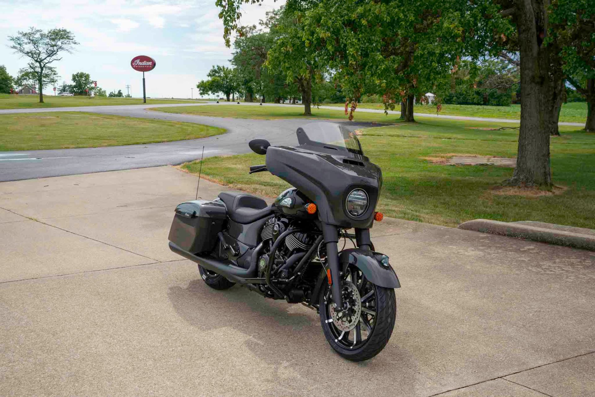 2024 Indian Motorcycle Chieftain® Dark Horse® in Charleston, Illinois - Photo 2