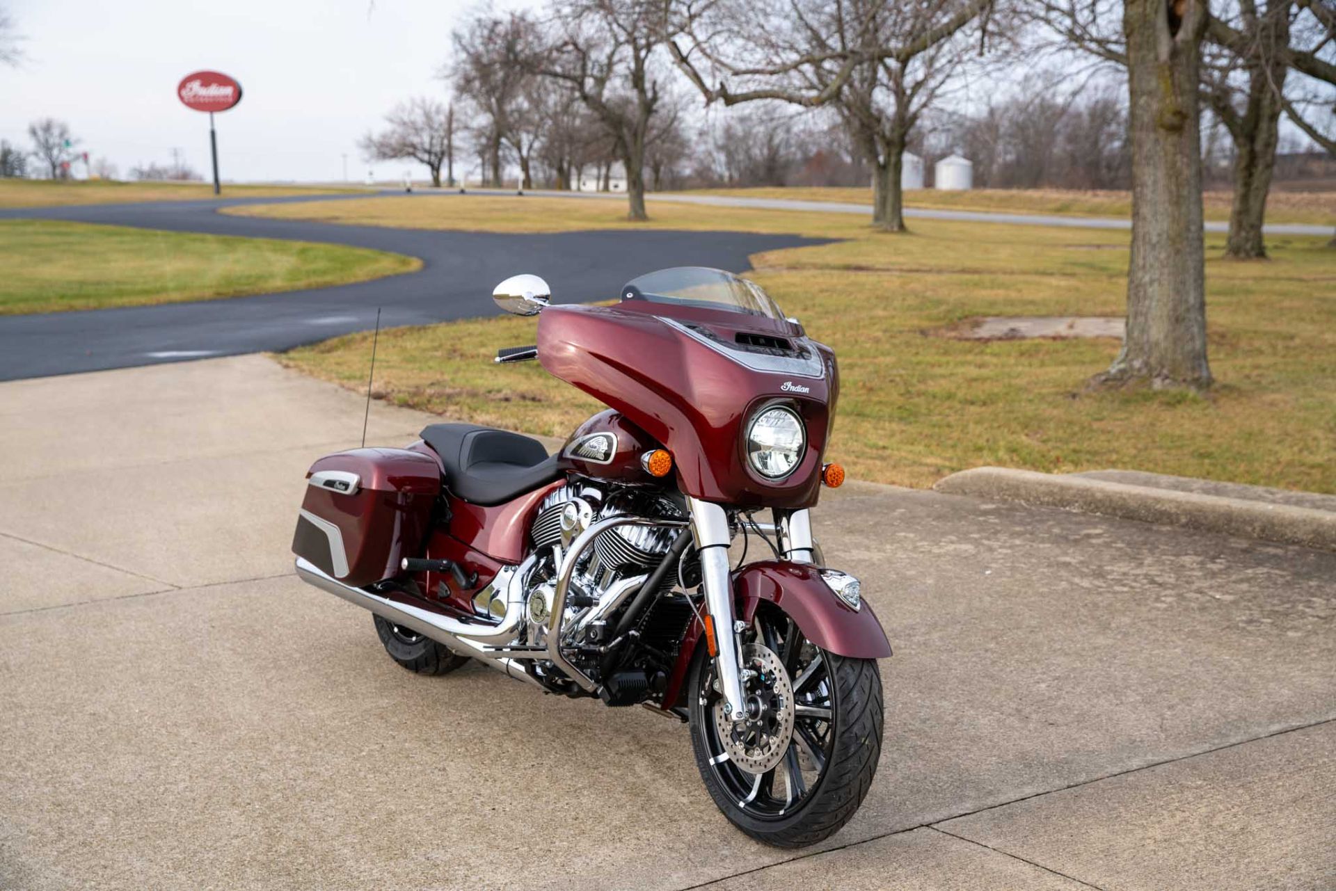2024 Indian Motorcycle Chieftain® Limited in Charleston, Illinois - Photo 2
