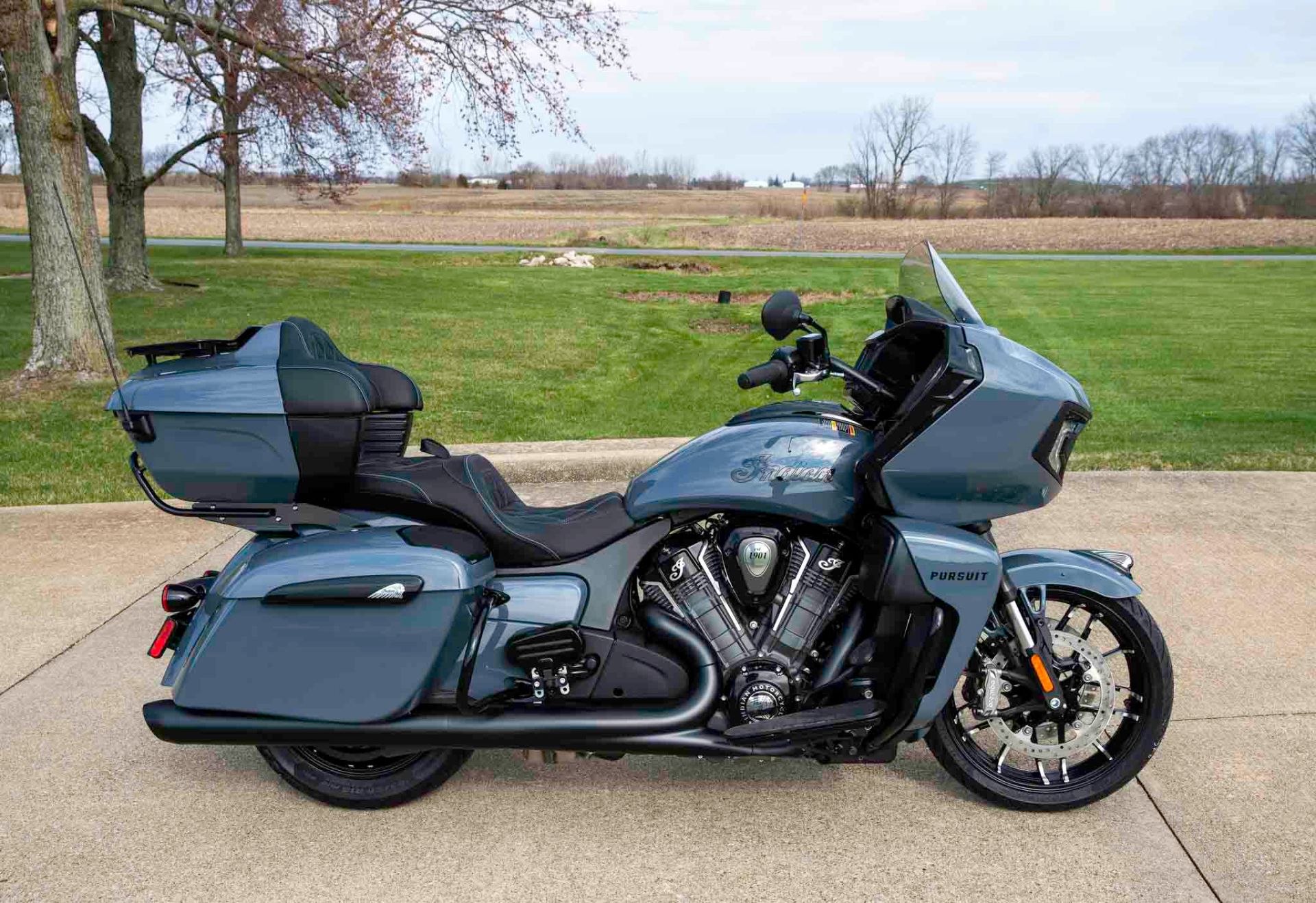 2024 Indian Motorcycle Pursuit® Dark Horse® with PowerBand Audio Package in Charleston, Illinois - Photo 1