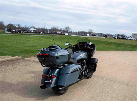 2024 Indian Motorcycle Pursuit® Dark Horse® with PowerBand Audio Package in Charleston, Illinois - Photo 8
