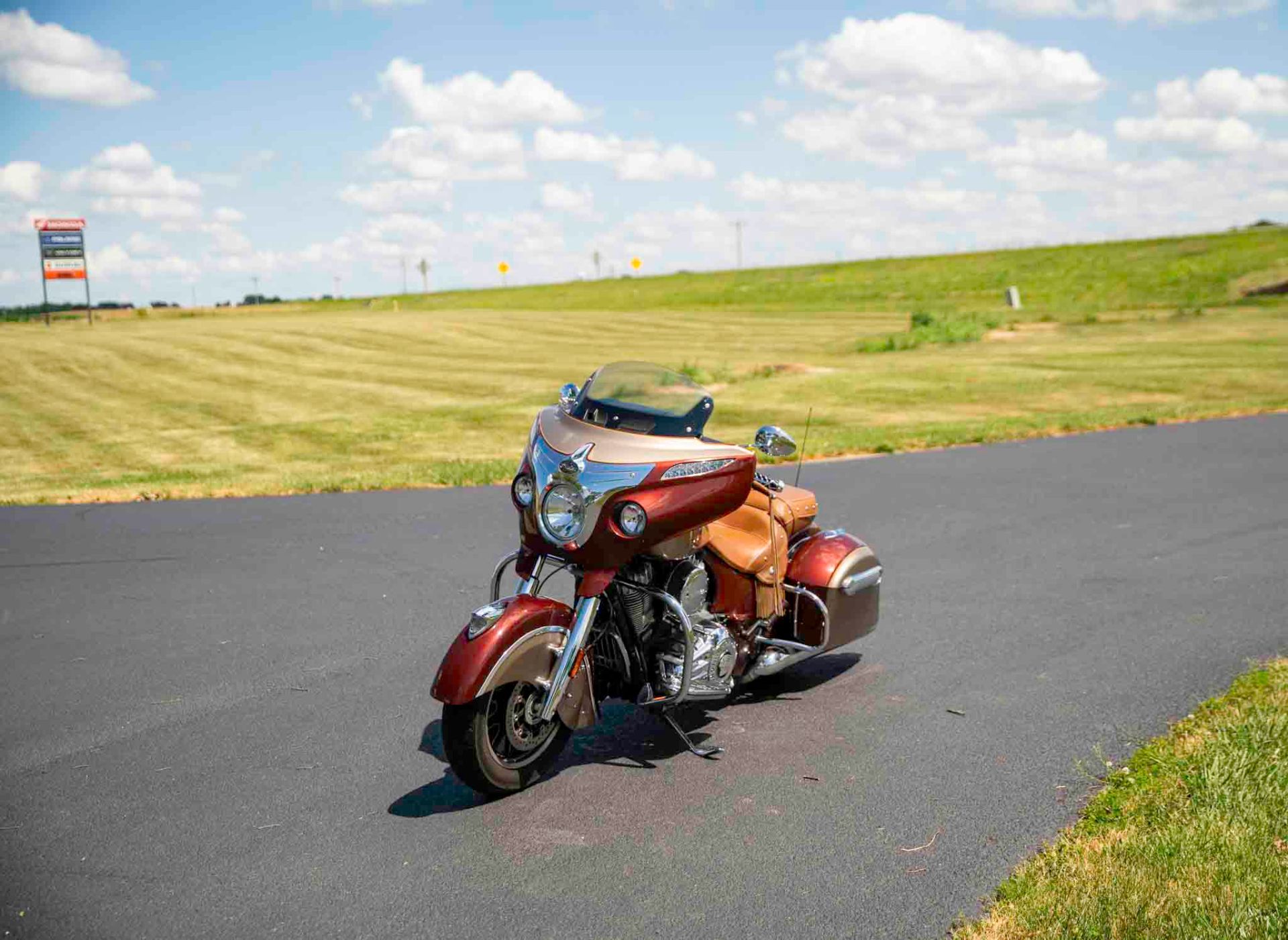 2019 Indian Motorcycle Chieftain® Classic Icon Series in Charleston, Illinois - Photo 4