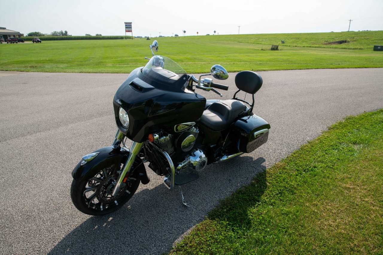 2021 Indian Motorcycle Chieftain® Limited in Charleston, Illinois - Photo 2