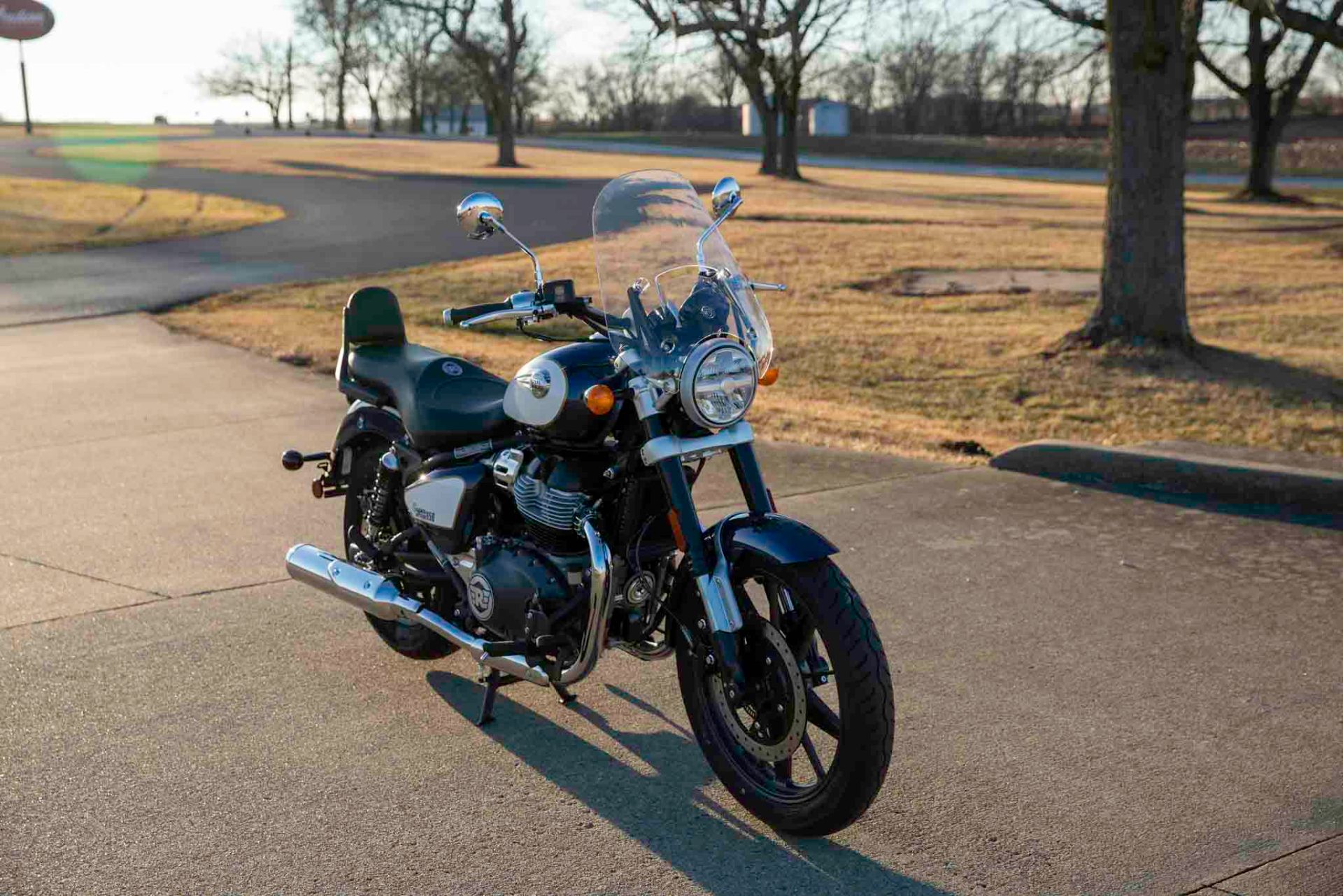 2024 Royal Enfield Super Meteor 650 in Charleston, Illinois - Photo 2