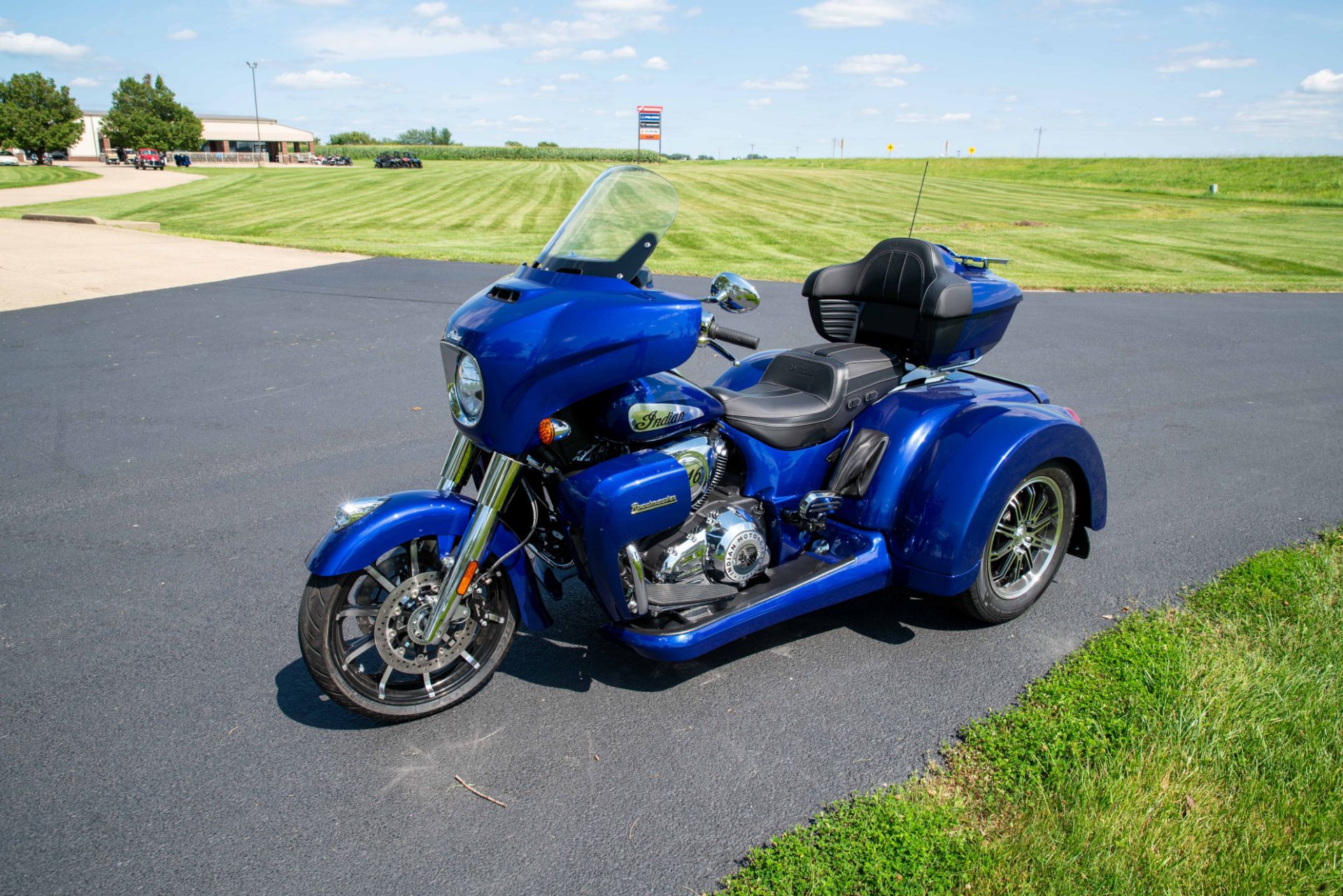 2024 Indian Motorcycle Roadmaster® Limited in Charleston, Illinois - Photo 4