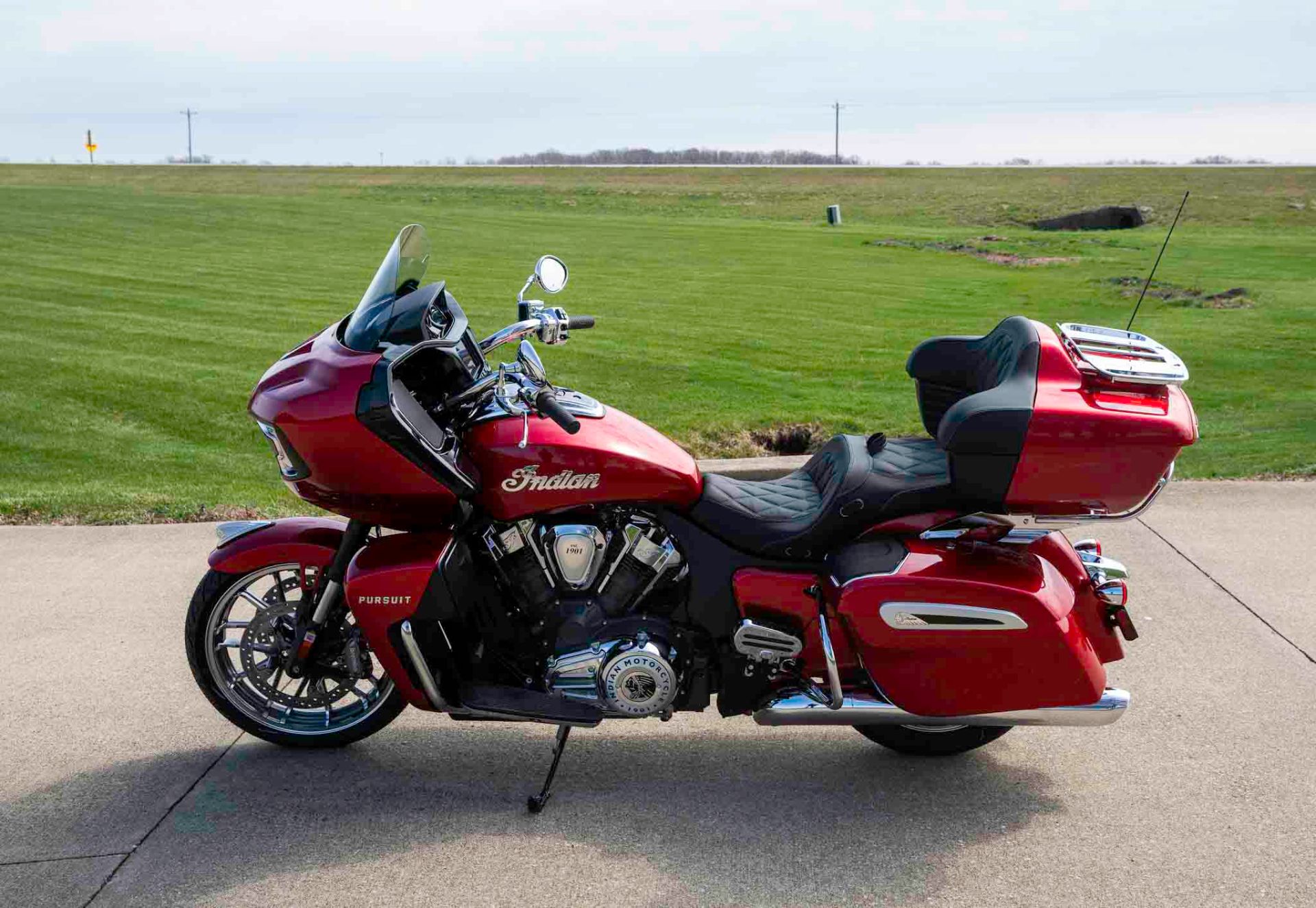 2024 Indian Motorcycle Pursuit® Limited® with PowerBand Audio Package in Charleston, Illinois - Photo 5