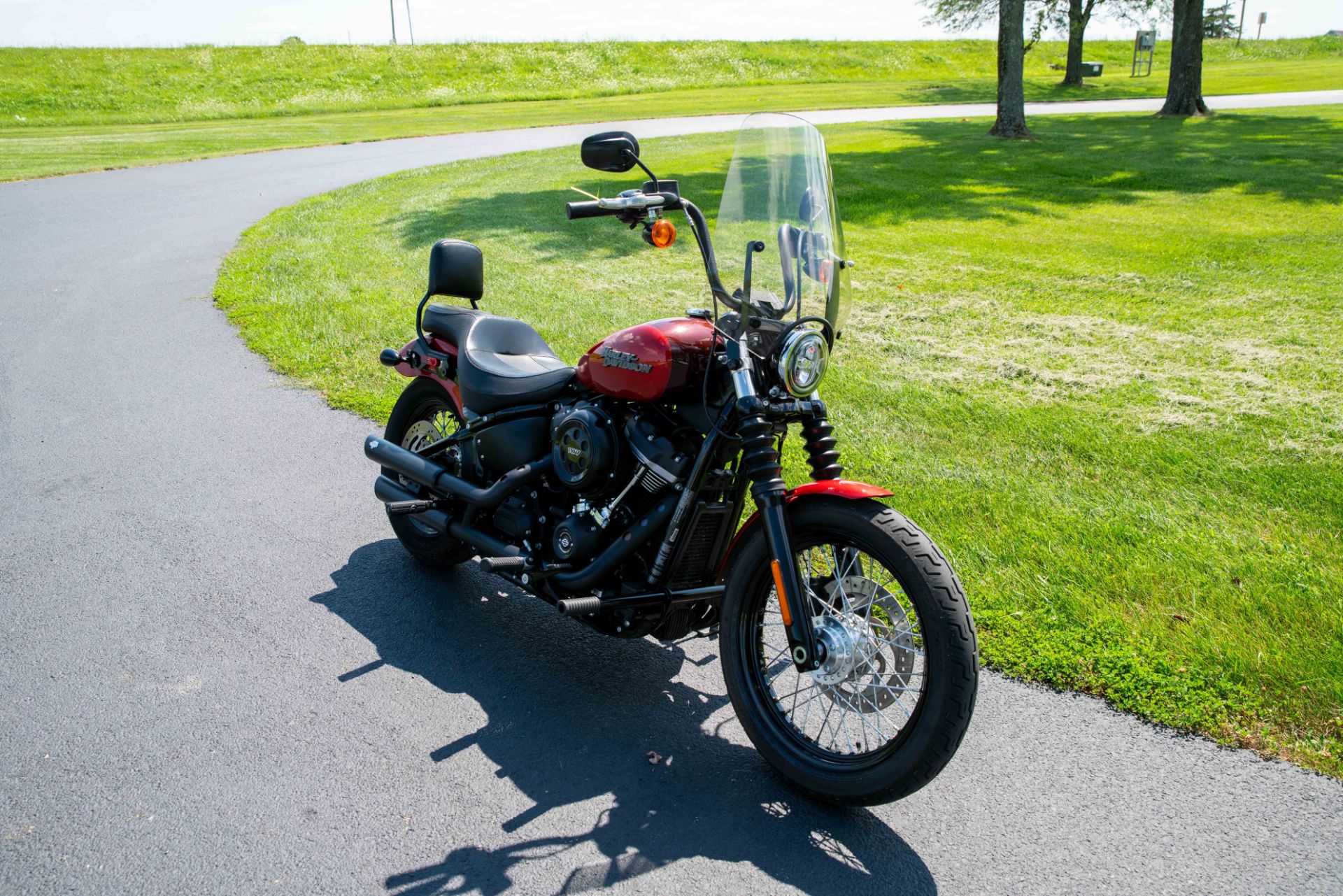 2018 Harley-Davidson Street Bob® 107 in Charleston, Illinois - Photo 2