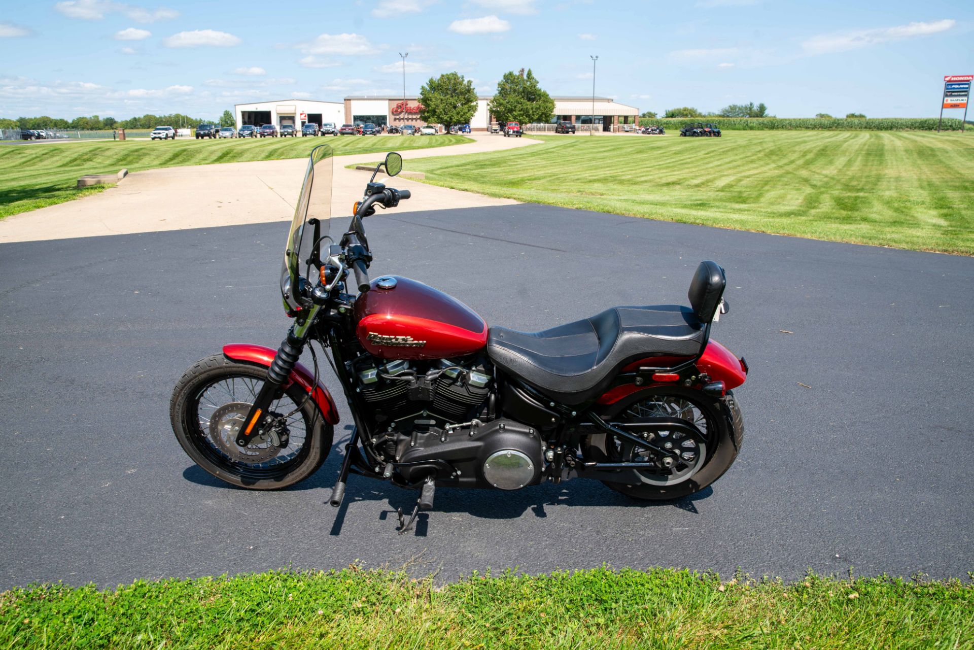 2018 Harley-Davidson Street Bob® 107 in Charleston, Illinois - Photo 5