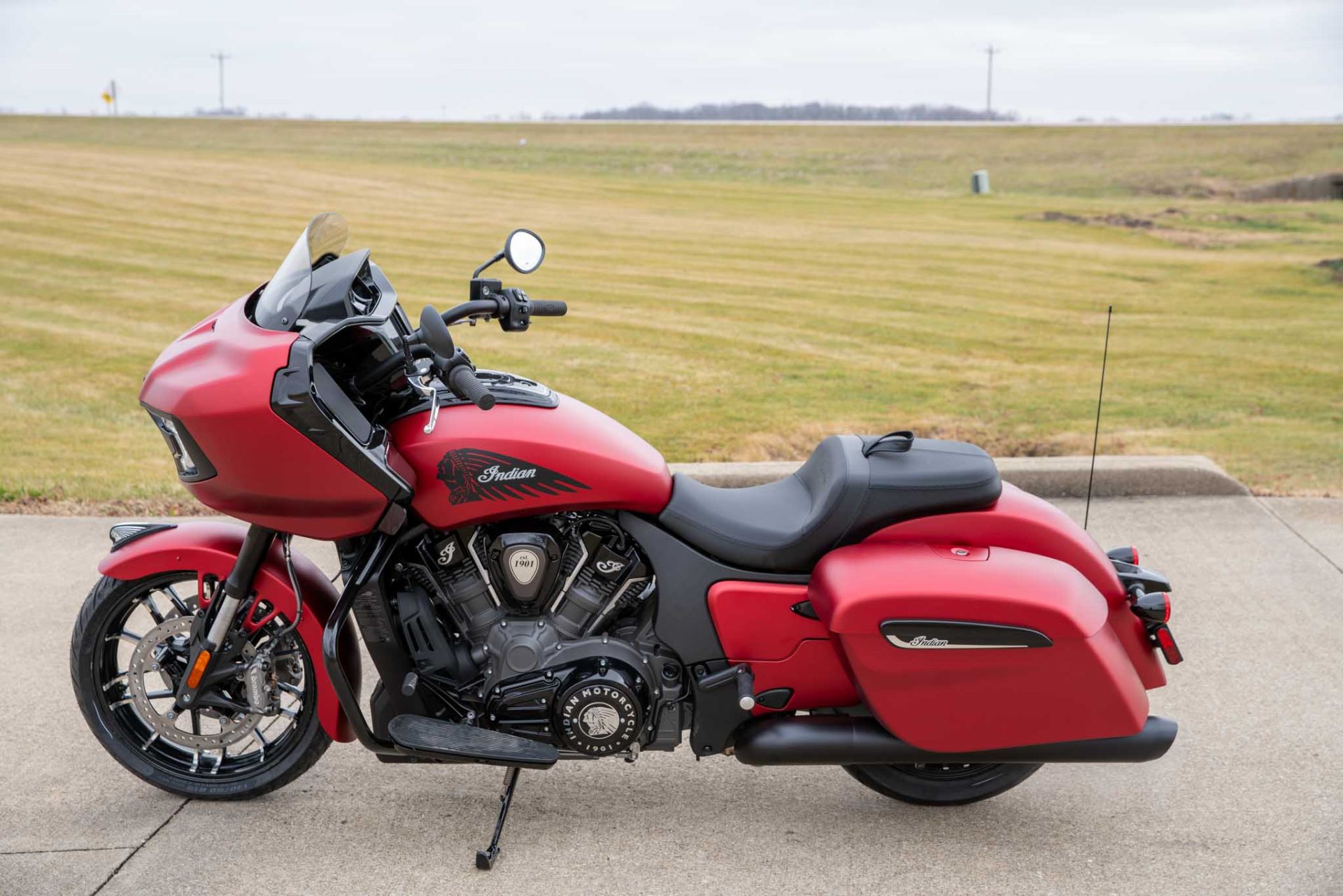 2024 Indian Motorcycle Challenger® Dark Horse® in Charleston, Illinois - Photo 5