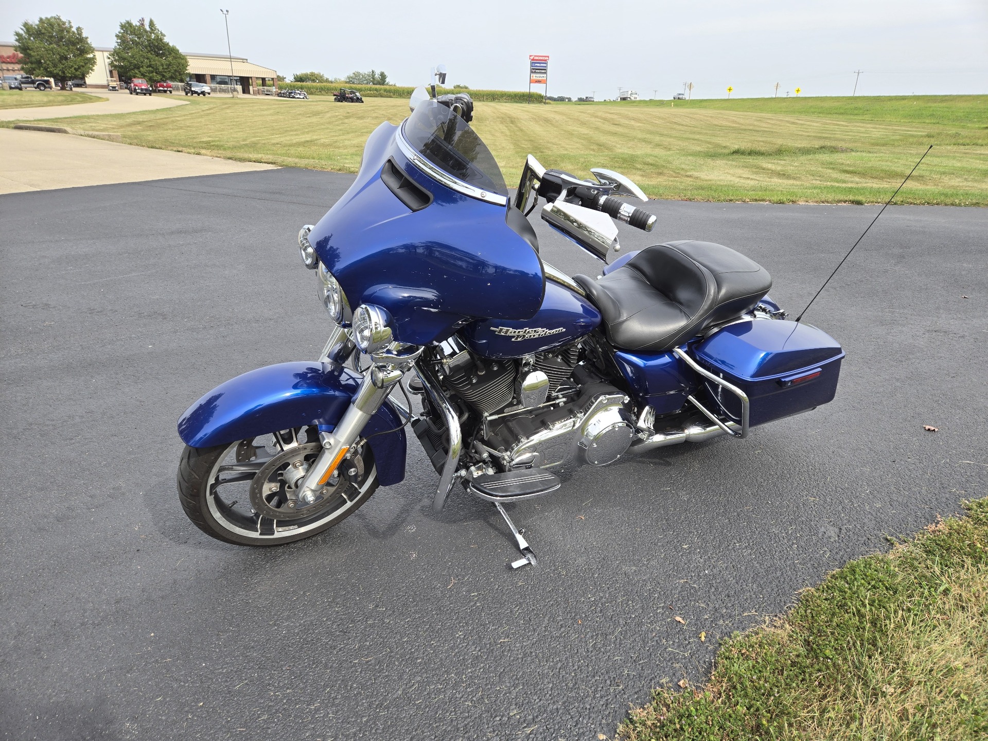 2015 Harley-Davidson Street Glide® in Charleston, Illinois - Photo 4