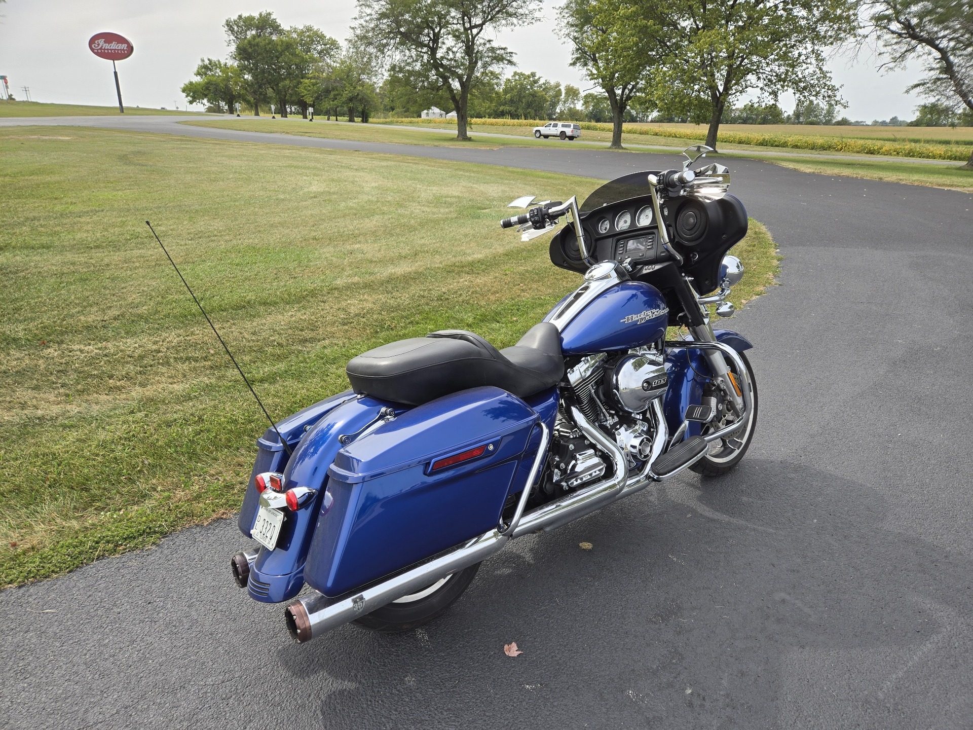 2015 Harley-Davidson Street Glide® in Charleston, Illinois - Photo 8