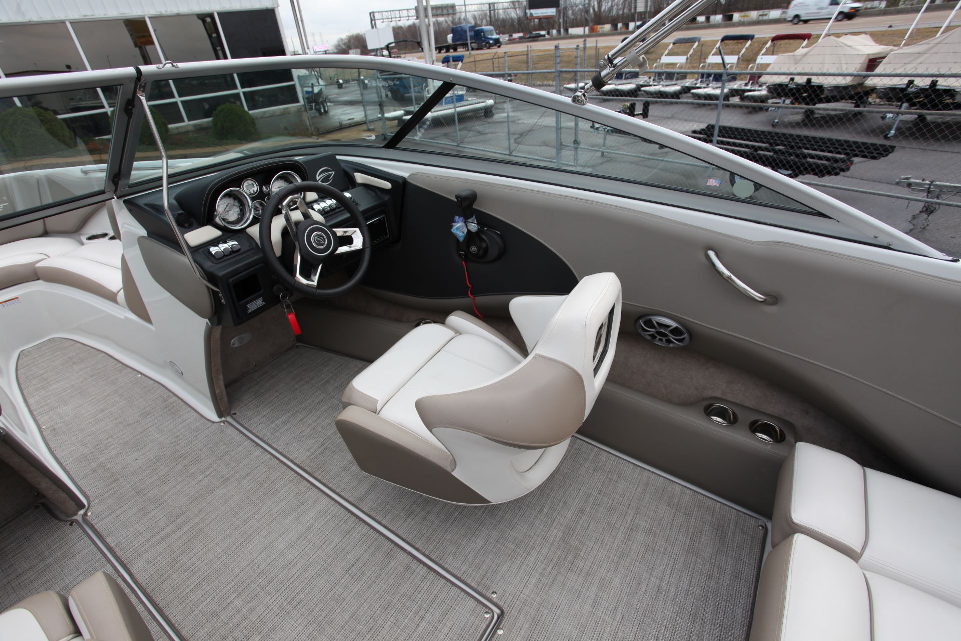 2019 Crownline 215 SS in Memphis, Tennessee - Photo 18