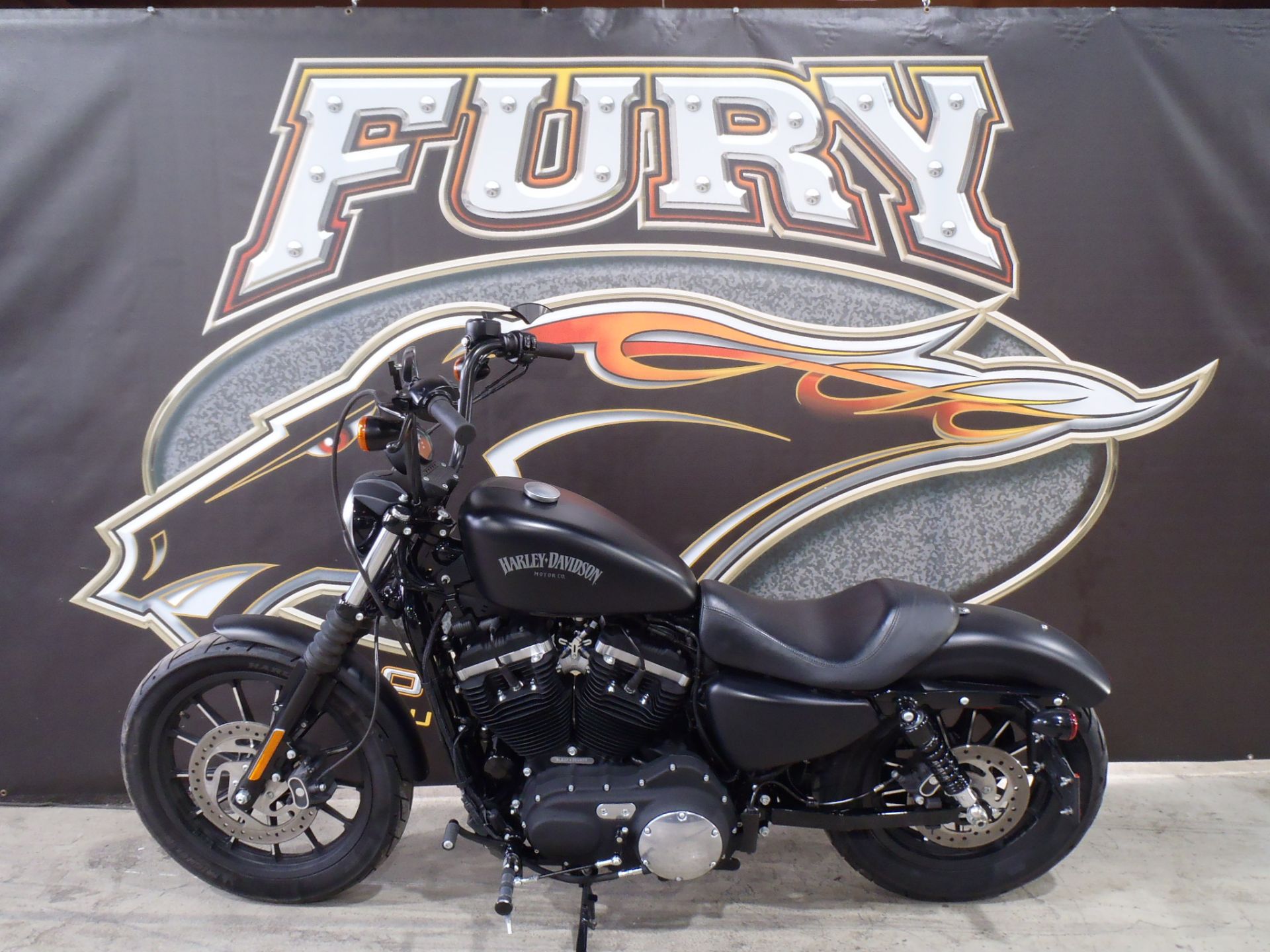 2015 Harley-Davidson Iron 883™ in South Saint Paul, Minnesota - Photo 8
