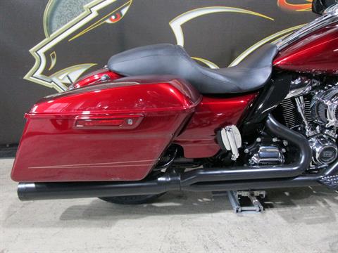 2017 Harley-Davidson Street Glide® Special in South Saint Paul, Minnesota - Photo 13
