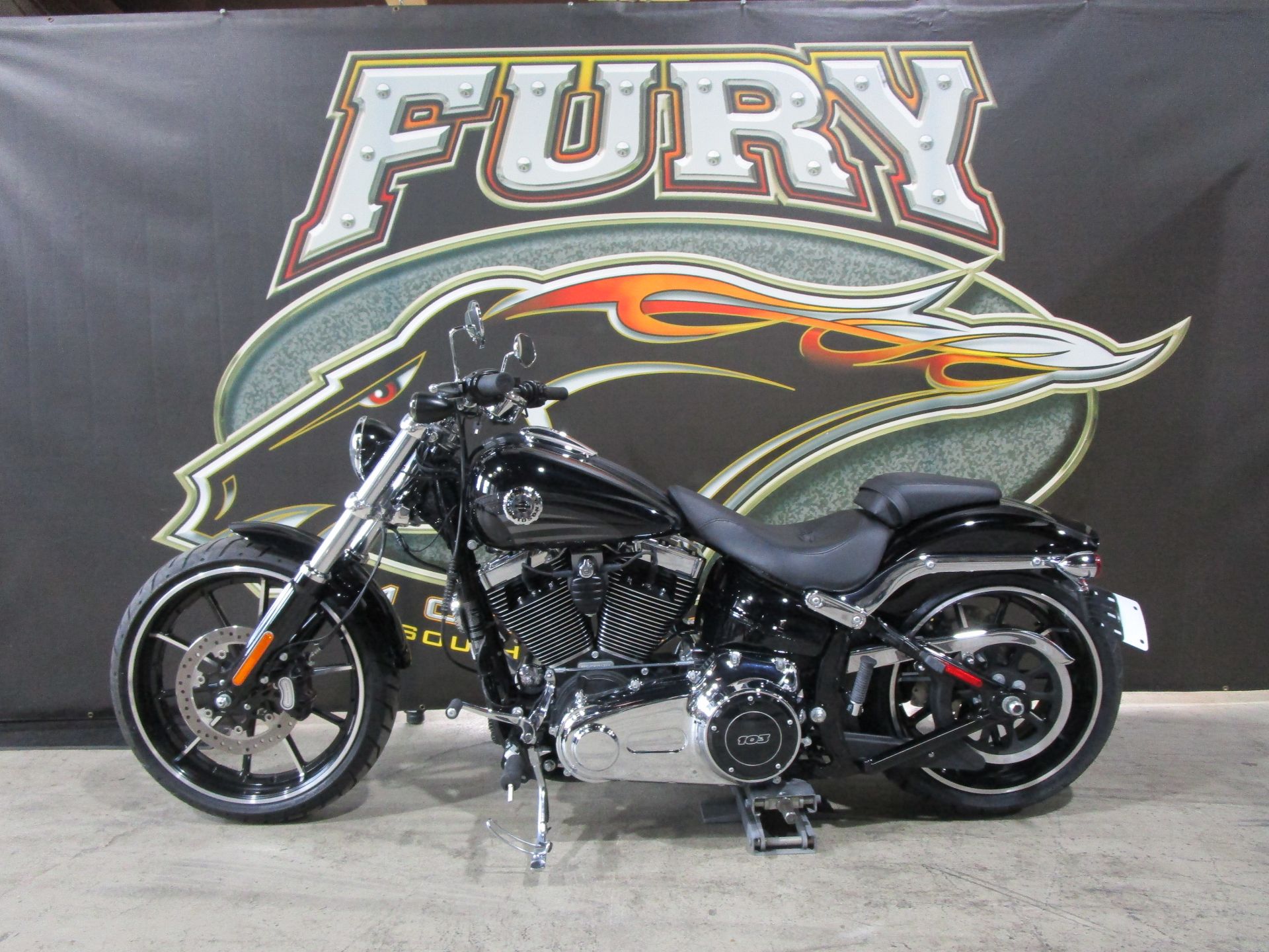 2016 Harley-Davidson Breakout® in South Saint Paul, Minnesota - Photo 13