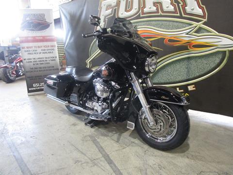 2001 Harley-Davidson FLHTC/FLHTCI Electra Glide® Classic in South Saint Paul, Minnesota - Photo 2