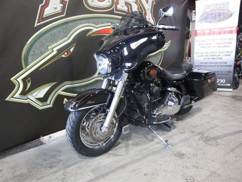 2001 Harley-Davidson FLHTC/FLHTCI Electra Glide® Classic in South Saint Paul, Minnesota - Photo 14