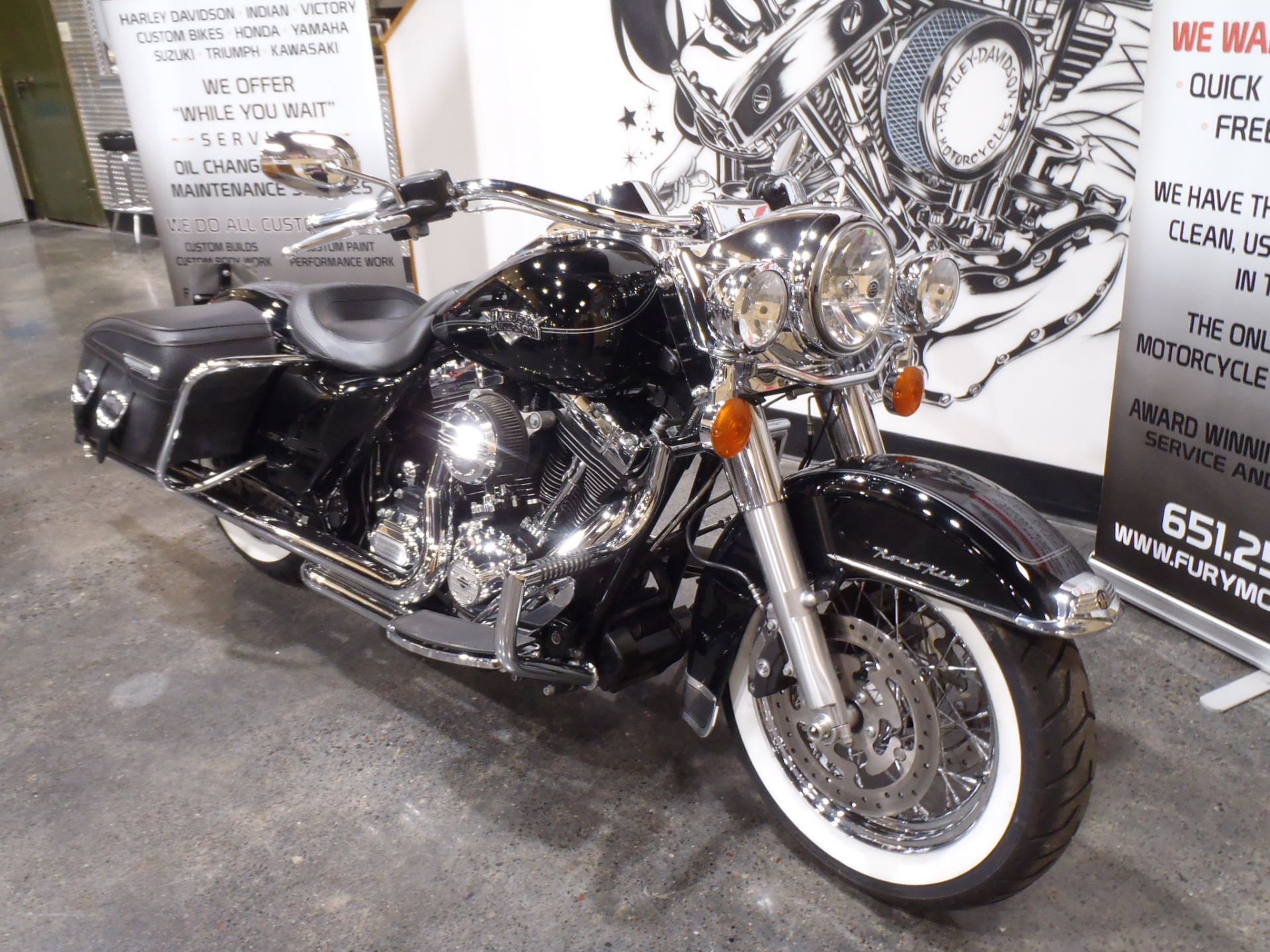 2013 Harley-Davidson Road King® Classic in South Saint Paul, Minnesota - Photo 2