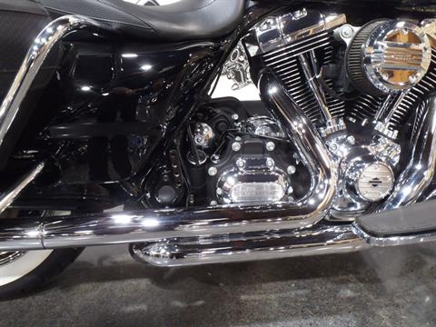 2013 Harley-Davidson Road King® Classic in South Saint Paul, Minnesota - Photo 6