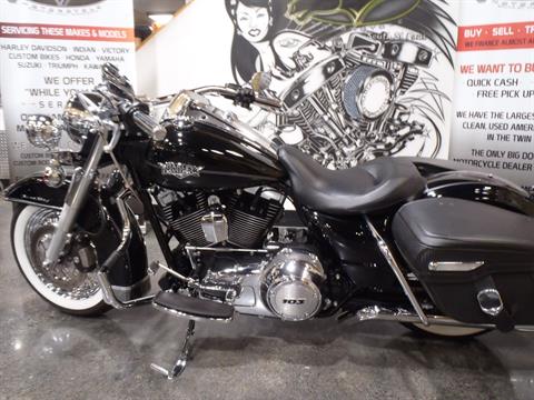 2013 Harley-Davidson Road King® Classic in South Saint Paul, Minnesota - Photo 16
