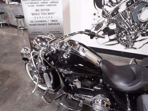 2013 Harley-Davidson Road King® Classic in South Saint Paul, Minnesota - Photo 18