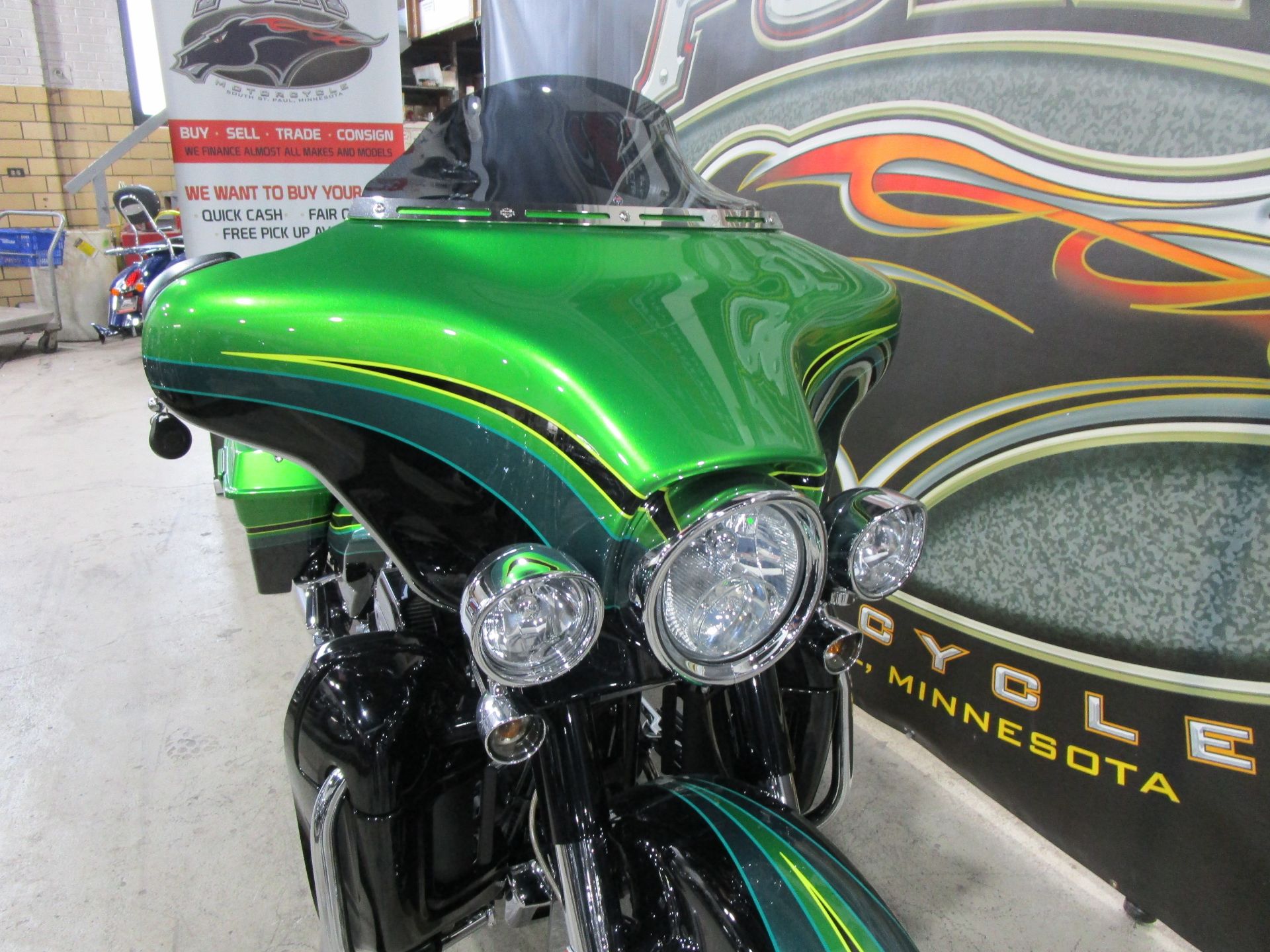 2011 Harley-Davidson CVO™ Street Glide® in South Saint Paul, Minnesota - Photo 3