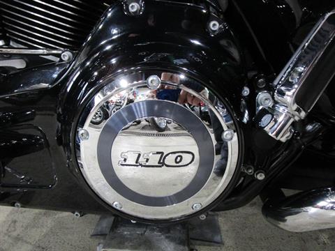 2011 Harley-Davidson CVO™ Street Glide® in South Saint Paul, Minnesota - Photo 27