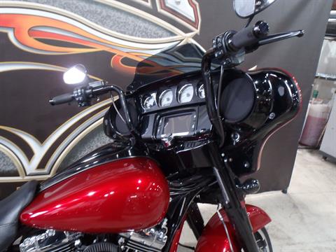 2016 Harley-Davidson Street Glide® Special in South Saint Paul, Minnesota - Photo 5
