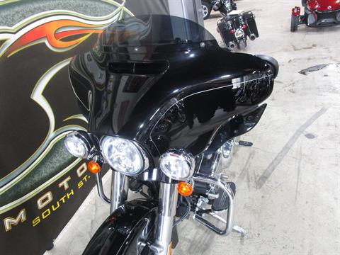 2015 Harley-Davidson Street Glide® Special in South Saint Paul, Minnesota - Photo 17