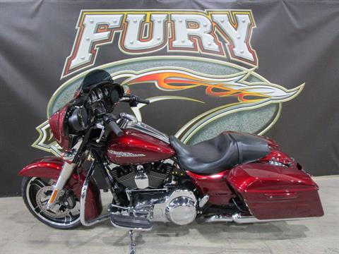 2016 Harley-Davidson Street Glide® Special in South Saint Paul, Minnesota - Photo 17