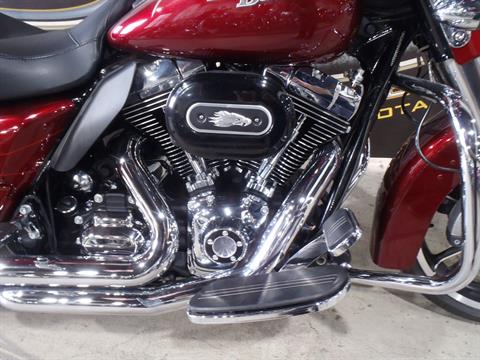 2016 Harley-Davidson Street Glide® Special in South Saint Paul, Minnesota - Photo 4