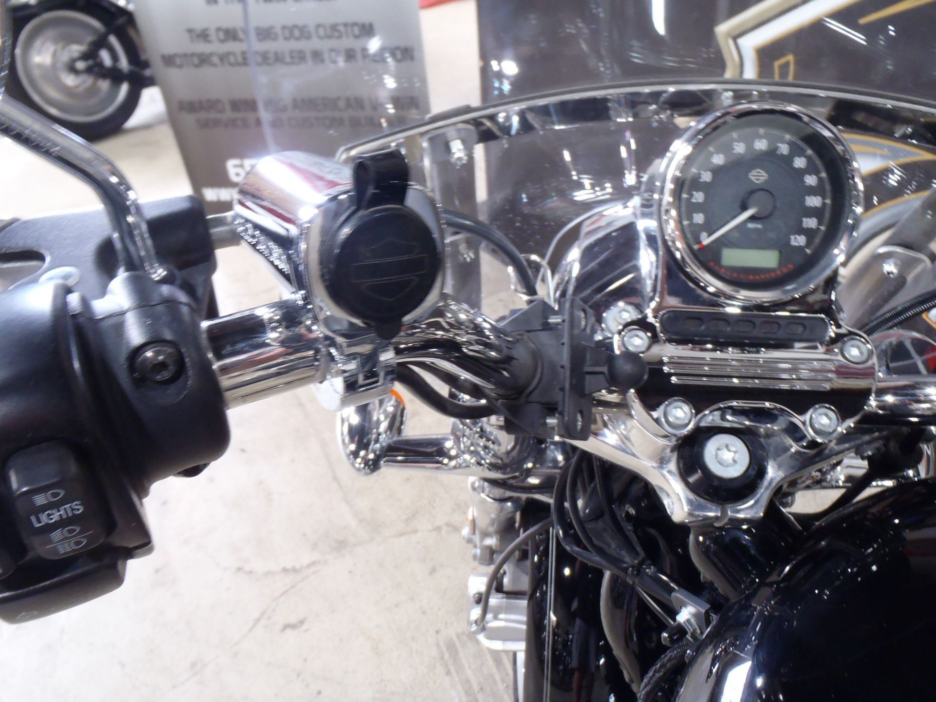 2015 Harley-Davidson SuperLow® 1200T in South Saint Paul, Minnesota - Photo 19
