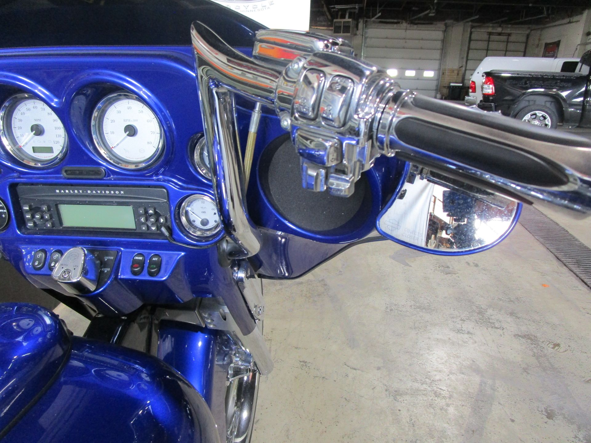 2013 Harley-Davidson Street Glide® in South Saint Paul, Minnesota - Photo 17